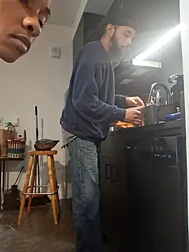 Snapshot of Cinnamonbunn chatting on 02.27.26 Cinnamonbunn online show from 02.27.26