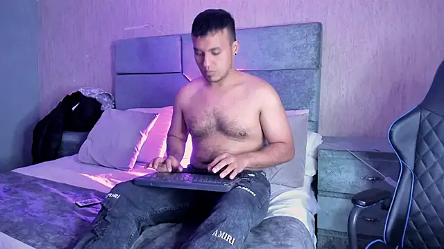 AronGarcia online show from 02.20.26