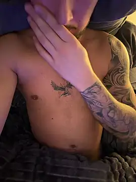 Snapshot of derallerechte001 chatting on 02.15.26 derallerechte001 online show from 02.15.26