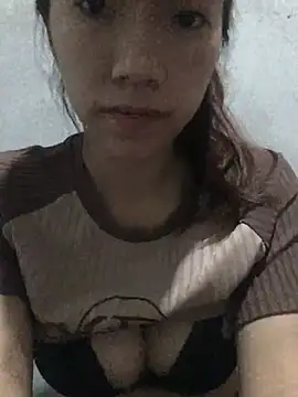 Snapshot of Sukem-mut chatting on 02.22.26 Sukem-mut online show from 02.22.26