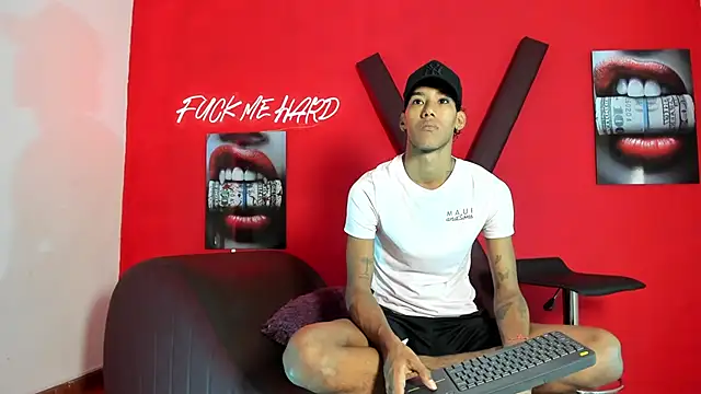 Snapshot of GREEN_BOYS chatting on 02.26.26 GREEN BOYS online show from 02.26.26