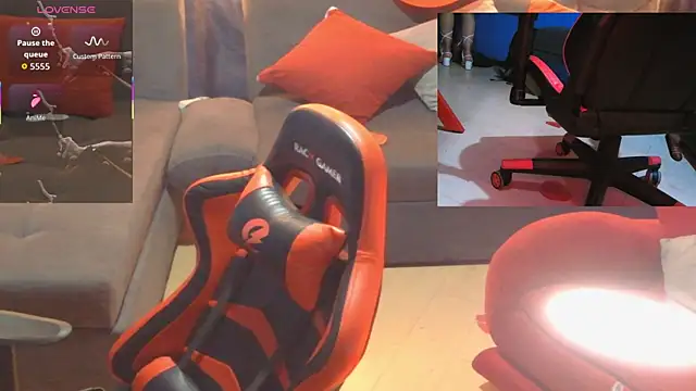 Snapshot of Helensex1 chatting on 02.14.26 Helensex1 online show from 02.14.26