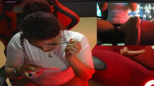 Snapshot of Helensex1 chatting on 02.15.26 Helensex1 online show from 02.15.26