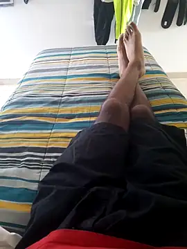 Snapshot of isuru_lakshan chatting on 02.21.26 isuru lakshan online show from 02.21.26