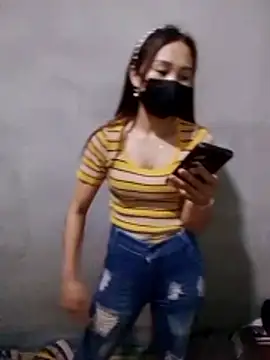 Snapshot of Thobaby112 chatting on 04.15.26 Thobaby112 online show from 04.15.26