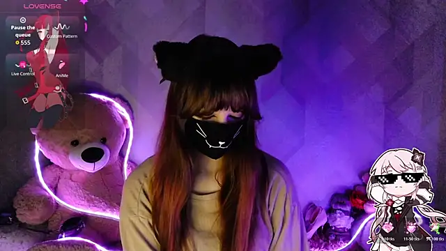 llonaMask online show from 04.12.26
