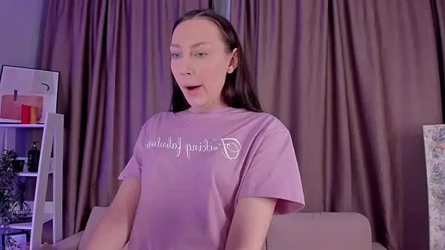 Snapshot of LorindaPliner chatting on 02.28.26 LorindaPliner online show from 02.28.26