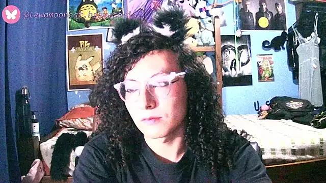 Snapshot of lewd_mooncat chatting on 05.07.26 lewd mooncat online show from 05.07.26