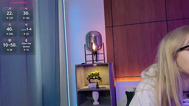 Snapshot of MoliQin chatting on 03.28.26 MoliQin online show from 03.28.26