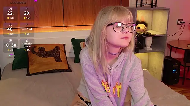 Snapshot of MoliQin chatting on 04.09.26 MoliQin online show from 04.09.26