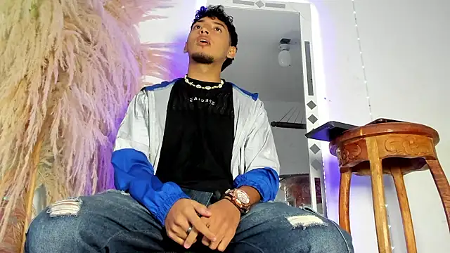 Snapshot of Ian_Hunter chatting on 02.17.26 Ian Hunter online show from 02.17.26