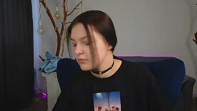 Snapshot of DeliaEffy chatting on 03.21.26 DeliaEffy online show from 03.21.26