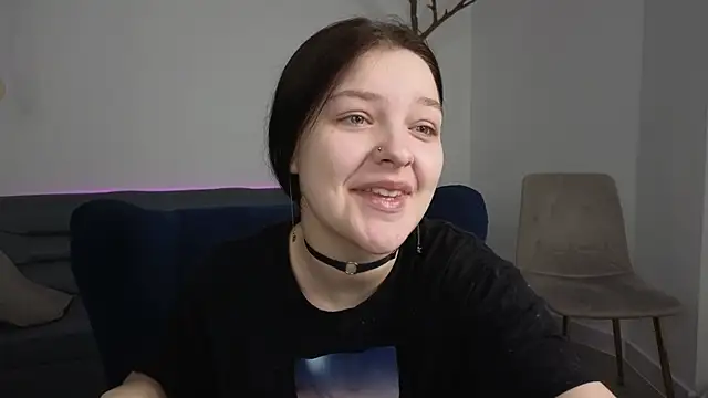 Snapshot of DeliaEffy chatting on 03.22.26 DeliaEffy online show from 03.22.26