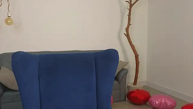 Snapshot of DeliaEffy chatting on 04.01.26 DeliaEffy online show from 04.01.26