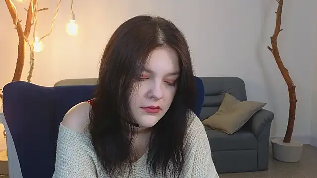 Snapshot of DeliaEffy chatting on 04.03.26 DeliaEffy online show from 04.03.26