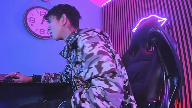 Snapshot of Maximoking26 chatting on 02.20.26 Maximoking26 online show from 02.20.26