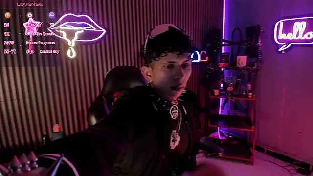 Snapshot of Maximoking26 chatting on 04.13.26 Maximoking26 online show from 04.13.26