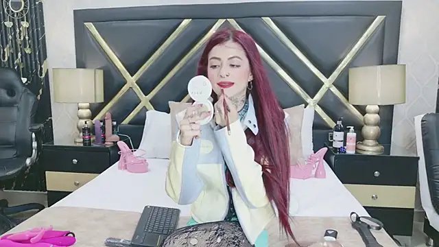 Snapshot of AntonellaEscudero chatting on 04.06.26 AntonellaEscudero online show from 04.06.26