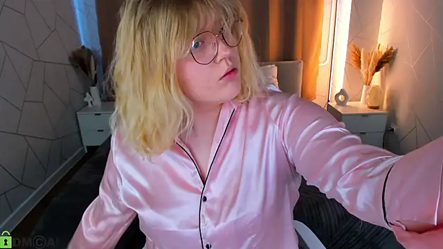 luna c0ra online show from 04.05.26