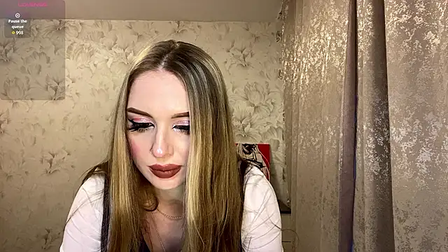 Snapshot of LeaClaerky chatting on 03.17.26 LeaClaerky online show from 03.17.26