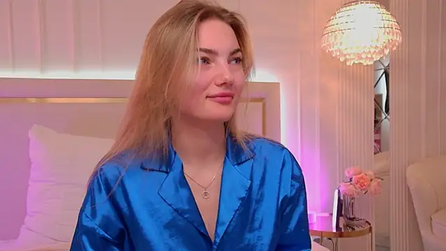 Snapshot of Sona_Lavberi chatting on 05.11.26 Sona Lavberi online show from 05.11.26