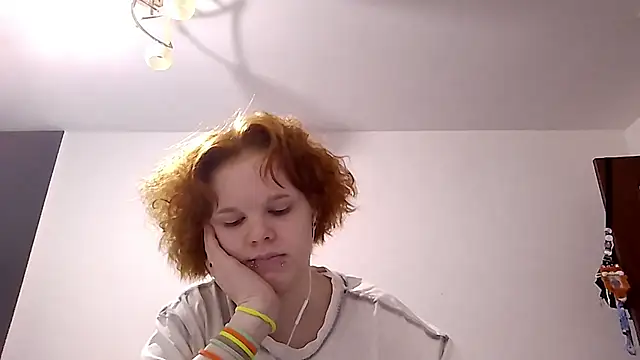 Snapshot of CurlaPettyBom chatting on 03.05.26 CurlaPettyBom online show from 03.05.26