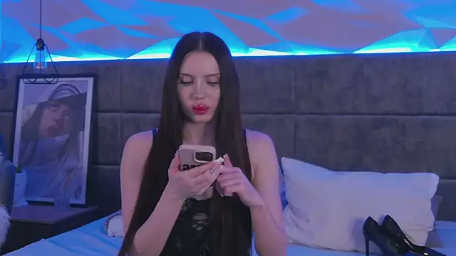 Snapshot of EfiKhalifa chatting on 03.23.26 EfiKhalifa online show from 03.23.26