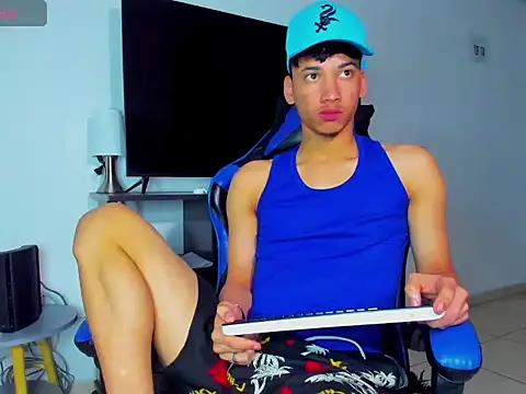 Lyam Russo online show from 04.05.26