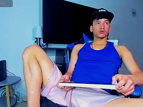 Lyam Russo online show from 04.18.26