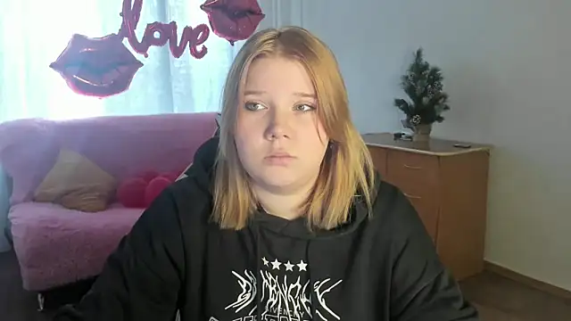 StripGyrl online show from 03.04.26