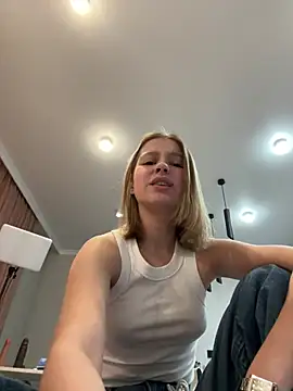 Eva Leen online show from 02.26.26