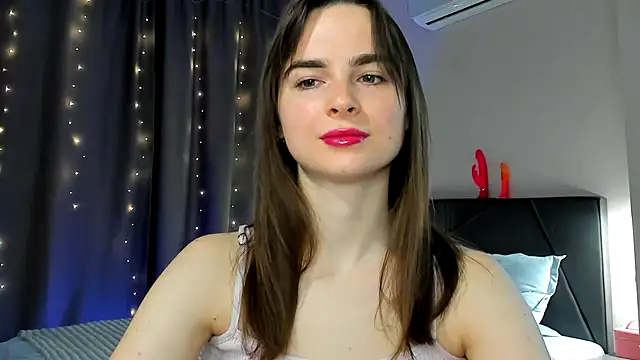 Snapshot of megann_fox2 chatting on 03.06.26 megann fox2 online show from 03.06.26