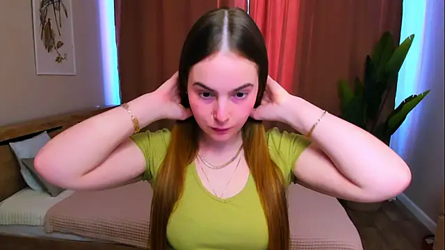 Maddy Wood  online show from 04.04.26