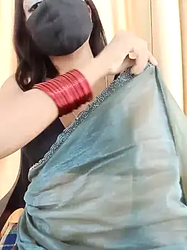 Snapshot of Cutie_babes01 chatting on 04.06.26 Cutie babes01 online show from 04.06.26