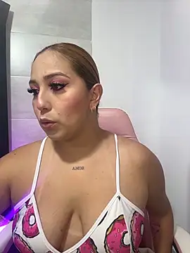 Kiarhatrixie1 online show from 04.06.26