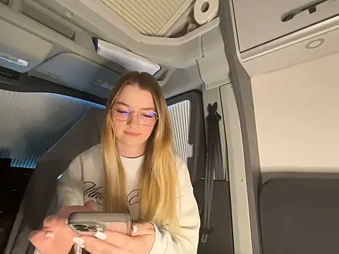 melanieTesss online show from 02.21.26