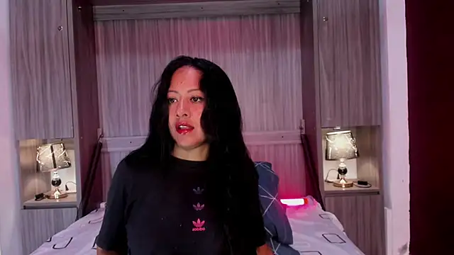 AllieBennet online show from 04.12.26