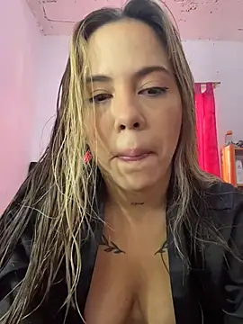 Snapshot of estefasinclair chatting on 02.25.26 estefasinclair online show from 02.25.26