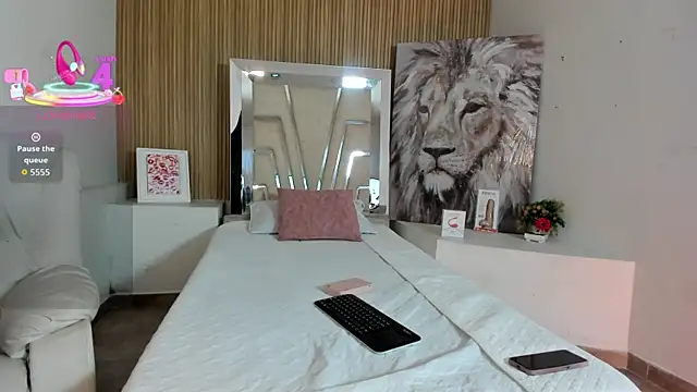 Snapshot of SiaFoxx_ chatting on 02.25.26 SiaFoxx online show from 02.25.26