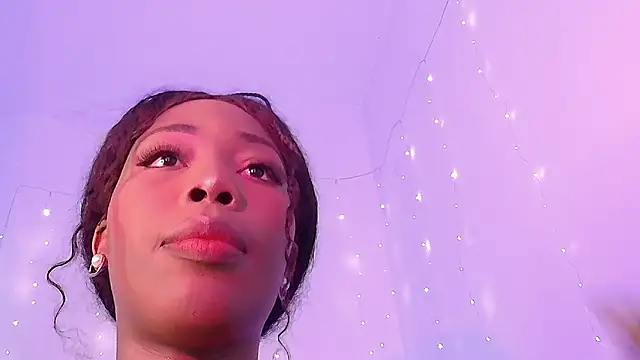 Snapshot of Lunaruiz chatting on 02.23.26 Lunaruiz online show from 02.23.26