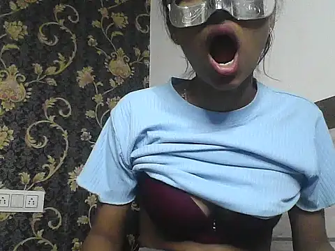 Snapshot of Rani1993 chatting on 02.28.26 Rani1993 online show from 02.28.26