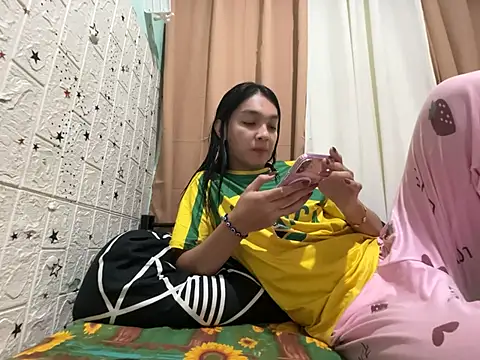 Snapshot of bigcock_farrah chatting on 02.23.26 bigcock farrah online show from 02.23.26