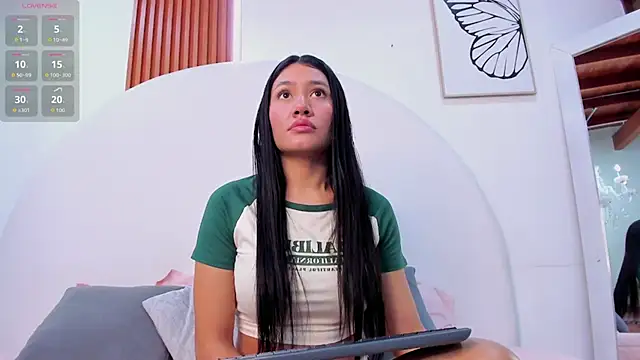 Violett Rosse  online show from 03.06.26