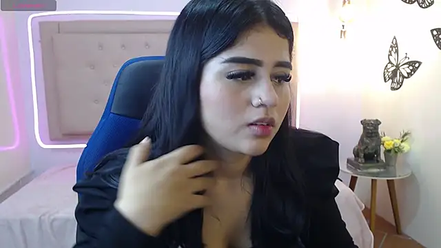 Snapshot of mila_quin chatting on 04.28.26 mila quin online show from 04.28.26