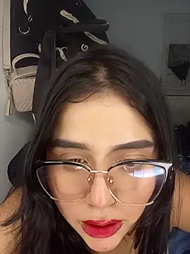 Snapshot of mila_quin chatting on 05.06.26 mila quin online show from 05.06.26