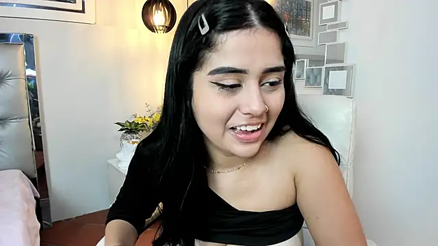 Snapshot of mila_quin chatting on 05.30.26 mila quin online show from 05.30.26