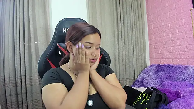 Snapshot of Sienna_Lux01 chatting on 02.26.26 Sienna Lux01 online show from 02.26.26