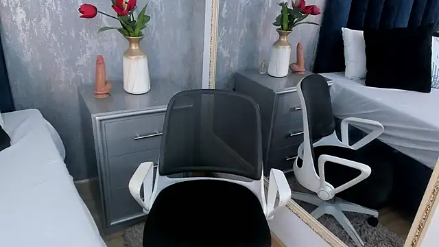 Janna  26 online show from 04.15.26