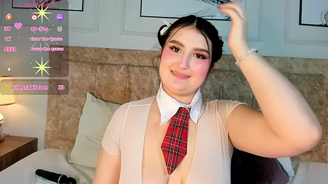 Snapshot of zoe_moon__ chatting on 04.01.26 zoe moon online show from 04.01.26