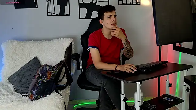 Snapshot of nico_pelusa chatting on 02.27.26 nico pelusa online show from 02.27.26